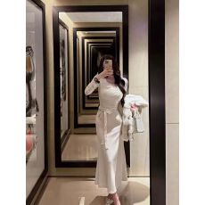 批发2025韩系优雅温柔纯欲风<b class='q'>连衣裙</b>女收腰显瘦包臀鱼尾裙