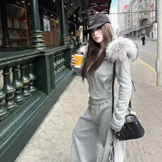 批发秋澄LeeAutumn 韩漫格雷系 可拆貉子毛领连帽卫衣女秋+阔腿<b class='q'>裤</b><b class='q'>套装</b>