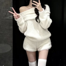 批发白色高级感毛衣<b class='q'>套装</b>女秋冬一字肩长袖针织上衣纯欲高腰短<b class='q'>裤</b>两件