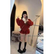 批发2025秋冬新款圣诞新年红蝴蝶慵懒宽松<b class='q'>甜美</b>毛上衣+短裙+围巾三件套