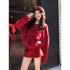 批发圣诞新年红氛围感两件套复古港风通勤宽松蝴蝶结钉珠毛衣短裤套