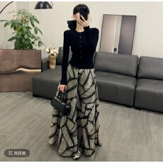 批发新款通勤<b class='q'>时尚</b>百搭圆领长袖小衫高腰中长款A字裙套装