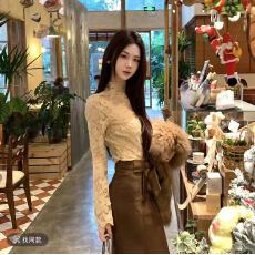 批发木子李的焦糖栗影设计感亲肤蕾丝内搭上衣毛毛外套女高腰半裙套装