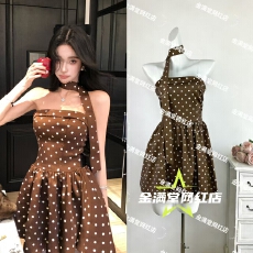 批发Barb Chill2026新品单件复古<b class='q'>波点</b>辣妹抹胸<b class='q'>连衣裙</b>收腰短裙