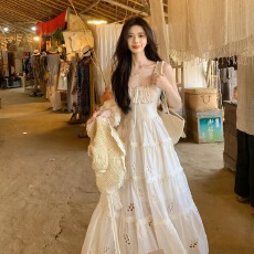 批发2026一颗甜桃yikett日暮伊甸园吊带连衣裙女夏季仙女裙收腰长裙