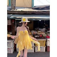 批发2026夏 项天鹅er 法式吊带<b class='q'>连衣裙</b>新款纯欲穿搭蛋糕裙度假裙子