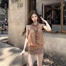 批发Tongiiuu 2026塞纳花园 木耳边挂脖碎花<b class='q'>连衣裙</b>女<b class='q'>收腰</b>显瘦包臀短裙