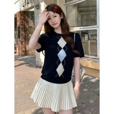 批发2026新款韩系春款圆领针织短袖毛衣上衣➕短百褶裙<b class='q'>套装</b>