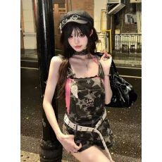 林林在忙 热辣甜星 粉黑撞色吊带+星星迷彩背带裤套装