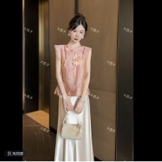 批发大西新中式国风高级设计感人丝钉珠显瘦<b class='q'>修身</b>马甲上衣半裙套装