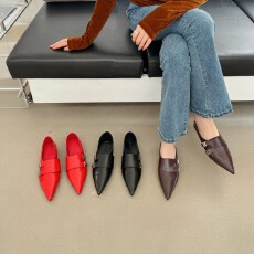 批发潮牌2025新款秋冬季时欧美风尖头深口皮带扣小皮鞋女平底鞋