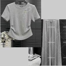 批发2026夏季新款设计感重工珍珠烫钻蝴蝶结短袖上衣女修身显瘦套装