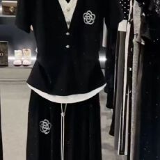 批发爆闪重工设计感拼接假两件上衣女2026新款休闲<b class='q'>运动</b>短袖上衣ins