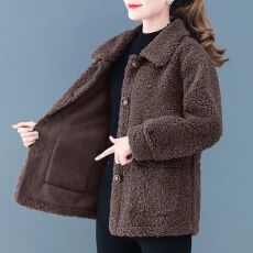 批发羊羔绒<b class='q'>女士</b>短外套秋冬新款中年妈妈颗粒绒羊羔毛皮毛一体开衫<b class='q'>大衣</b>