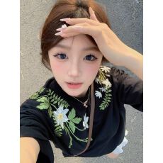 批发原版刺绣 后包领纯棉210克精梳紧密休闲宽松<b class='q'>情侣</b><b class='q'>花卉</b><b class='q'>短袖</b>t恤女