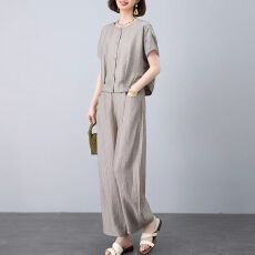 批发时尚天丝套装2026<b class='q'>夏</b>季新款宽松减龄妈妈上衣阔腿裤两件套