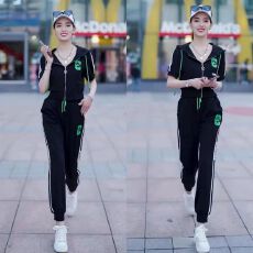 批发2026夏季连帽开衫女装<b class='q'>时尚</b>洋气减龄<b class='q'>运动服</b>两件套小个子穿搭网红款