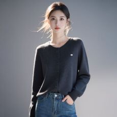 批发实拍~春秋新品<b class='q'>圆领</b><b class='q'>针织</b><b class='q'>开衫</b>2026柔软薄外套宽松显瘦打底毛衣潮流