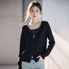 批发实拍~韩系假两件撞色条纹连帽针织衫女2026春季新款薄款百搭毛衣