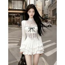 批发新款时尚气质性感纯欲风白色蕾丝高领修身长袖收腰设计感<b class='q'>连衣裙</b>