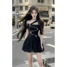 批发2026春季新款小众设计感不规则露肩波点网纱胸垫收腰蓬蓬<b class='q'>裙裤</b>高级