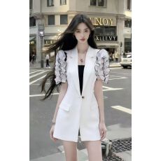 批发2026春季新款温柔轻熟风<b class='q'>高端</b>白色别致设计感V领时尚气质显瘦外套