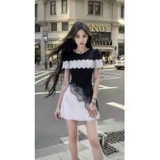 批发轻奢高端大气不规则圆领修身收腰短袖连衣<b class='q'>裙</b>女小众高级感时尚气质