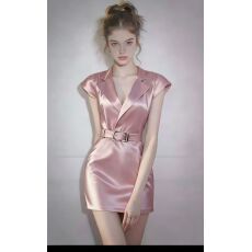 批发时尚法式小众设计粉色V领包臀<b class='q'>连衣裙</b>子女夏季新款高级氛围感穿搭