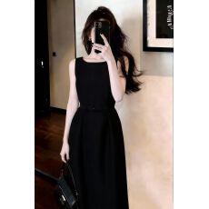 批发时尚小众别致设计感黑色高级<b class='q'>连衣裙</b>子女新款春季显瘦气质氛围感潮