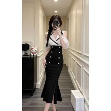 批发新款<b class='q'>优雅</b>轻奢高端大气黑色V领露肩修身收腰包臀长款<b class='q'>连衣裙</b>氛围感