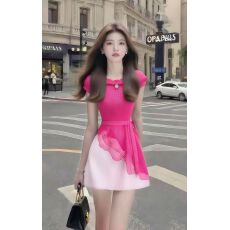 批发温柔纯欲千金风玫红色圆领短袖修身收腰设计感<b class='q'>连衣裙</b>气质显瘦女装