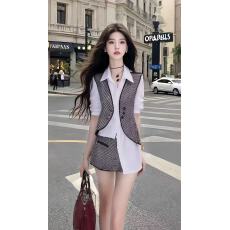 批发别致设计感白色衬衫领不规则短袖上衣+百搭<b class='q'>半身裙</b>女时尚两件套