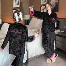 批发黑色秋冬季睡衣女金丝绒印花长袖开衫家居服<b class='q'>套装</b>