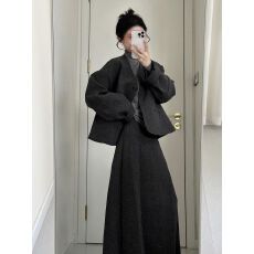 批发高级感气质时尚灰色短款长袖西装外套女秋季高腰显瘦半身裙<b class='q'>两件套</b>