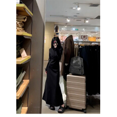 批发加绒黑色收腰<b class='q'>连衣裙</b>女春秋2025新款法式赫本修身喇叭袖polo领<b class='q'>长裙</b>