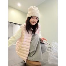 批发2025年冬季新款<b class='q'>时尚</b>百搭<b class='q'>休闲</b>超火减龄排骨简约立领粉色棉服马甲女