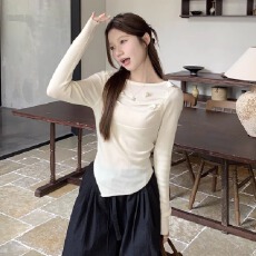 批发法式设计感立体花朵褶皱长袖t恤女秋季不规则修身短款针织衫上衣