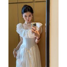 荷叶边一字肩连衣裙女夏季新款高级感绝美法式气质收腰显瘦长裙子