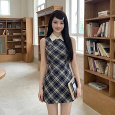 法式复古格子无袖连衣裙子女收腰气质设计感纯欲风polo领短裙夏季