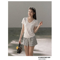 批发法式独特绝美蕾丝拼接木耳边褶皱上衣<b class='q'>女</b>小众设计感露肩短款衬衫夏