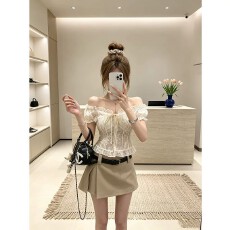批发2026夏日韩系独特绝美小<b class='q'>套装</b>设计感辣妹蕾丝刺绣花边上衣