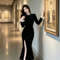 批发法式小香风黑色丝绒连衣裙女2026秋季新款小众设计感显瘦宴会<b class='q'>长裙</b>