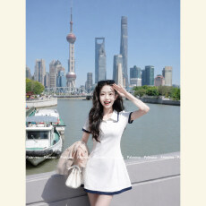 批发巨好看的白色短袖<b class='q'>连衣裙</b>女2026夏季新款收腰休闲减龄穿搭A字裙子