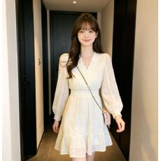 批发2026新款法式V领<b class='q'>连衣裙</b>秋季女装小个子高级感欧货蕾丝甜美短裙子