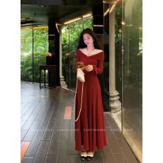 批发红色圣诞穿搭法式针织连衣裙2026<b class='q'>秋</b>冬蕾丝一字肩生日千金加绒长裙