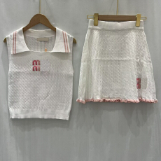 批发2026年夏季新款针织M字母翻领无袖套头+半裙女两件<b class='q'>套装</b>