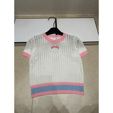 批发2026年夏季新款针织香牌粉logo镂空短袖圆领套头宽松百搭女潮品