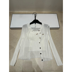 批发2026年夏季新款<b class='q'>针织</b>潮牌战马有胸垫无袖套头吊带+长袖<b class='q'>开衫</b>两件套