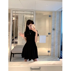 批发潮牌针织缪M家小标压褶字母短袖连衣裙显瘦百搭女裙子26夏季新款