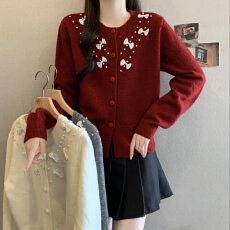 批发<b class='q'>超</b>温柔甜美法式风蝴蝶结珍珠针织开衫女冬季氛围感洋气减龄毛衣